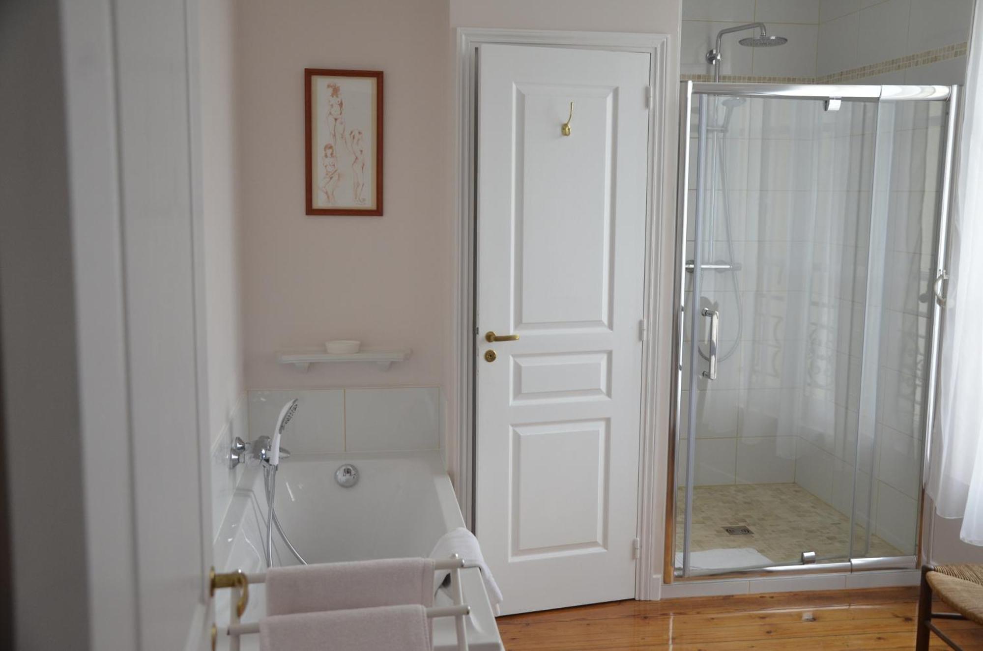 Le Gite Du Bas Manoir Bretteville-sur-Odon Exteriör bild